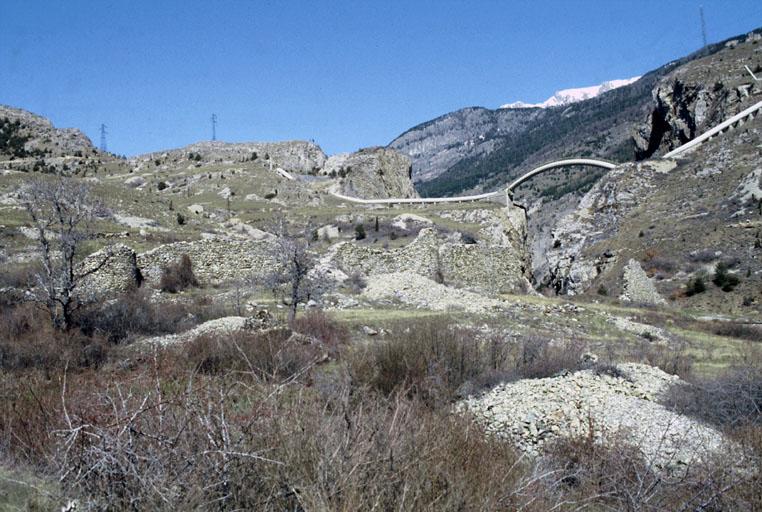 Vue générale, face sud du mur.