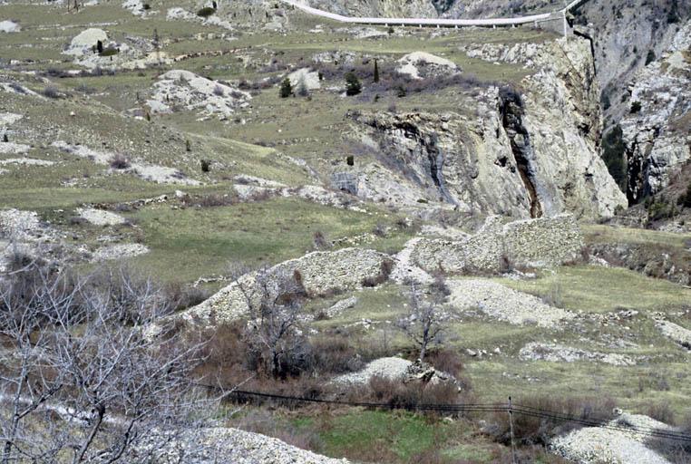 Vue générale, face sud du mur.