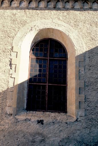 Façade sud, baie du chevet.