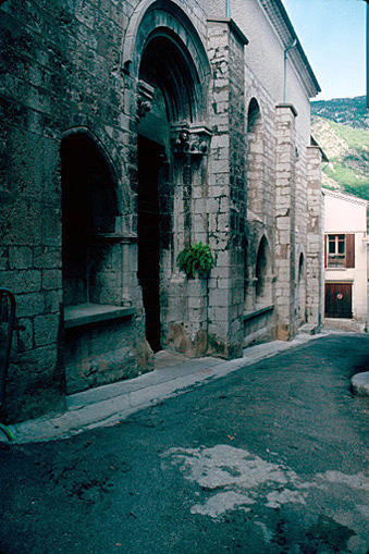 Façade sur rue.