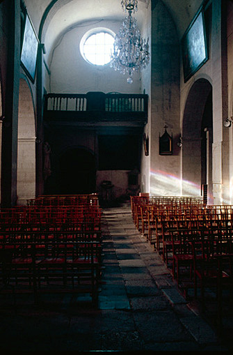 Nef vue du choeur.