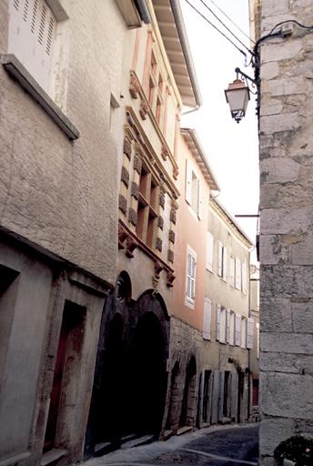 Restauration de la façade, vue générale.