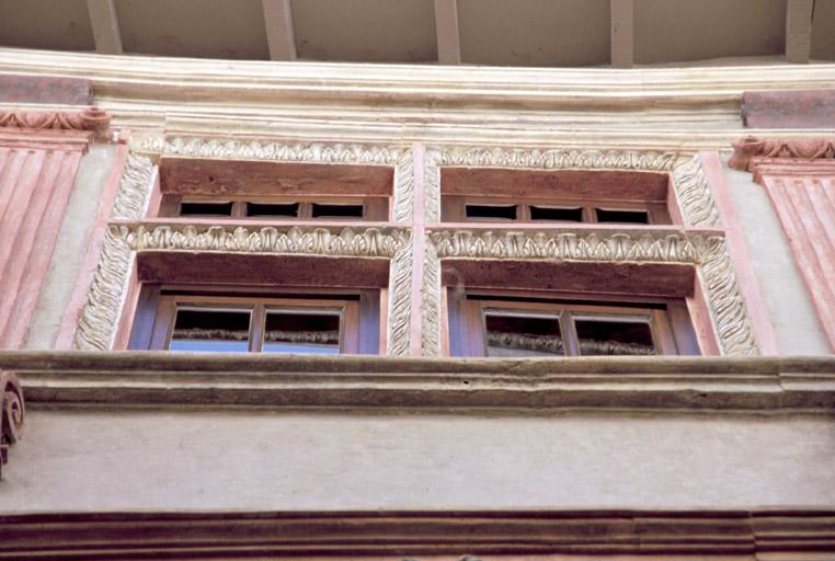 Restauration de la façade, vue générale.