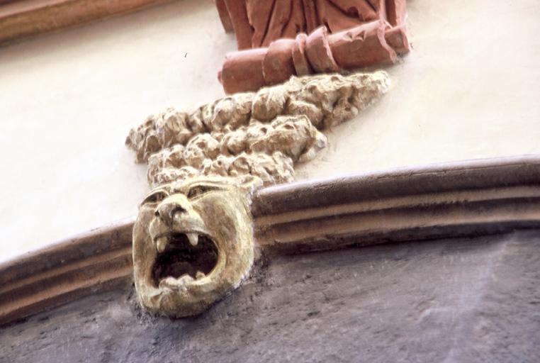 Restauration de la façade, détail.