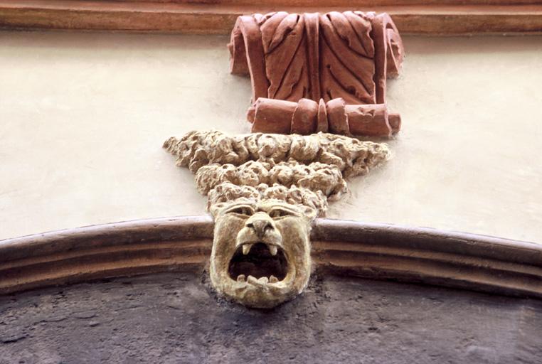 Restauration de la façade, détail.