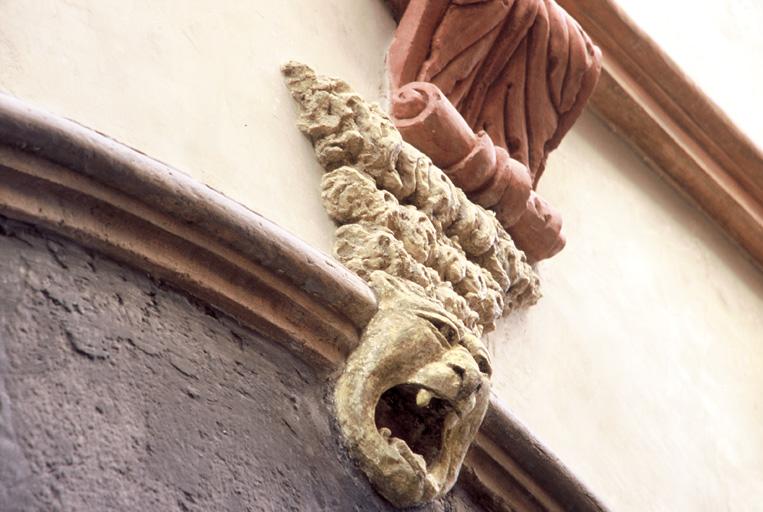 Restauration de la façade, détail.