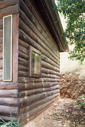 Le cabanon, façade latérale droite (sud).