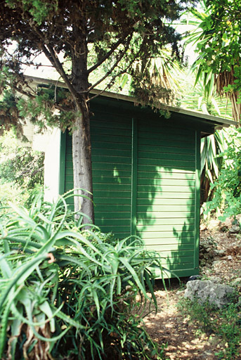 Baraque-atelier, vue latérale arrière.