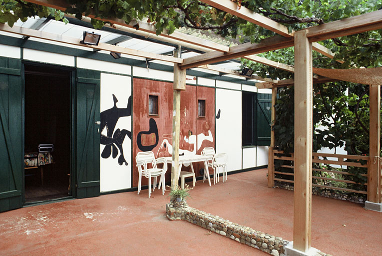 Guinguette L'Etoile de Mer, façade ouest, vue de la terrasse.