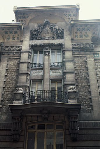 Façade latérale détail avant-corps.