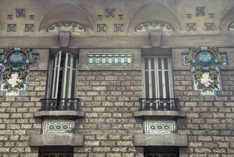 Façade latérale détail.