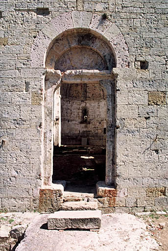 Chapelle, portail occidental.