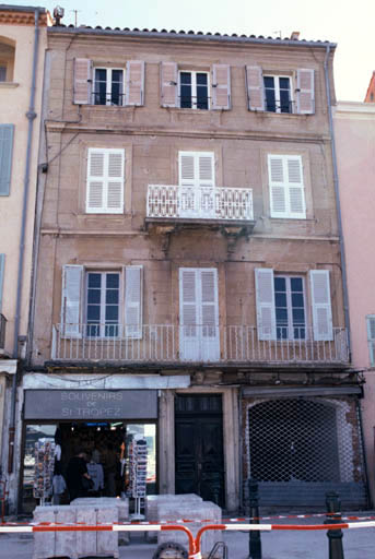 Façade quai Suffren.