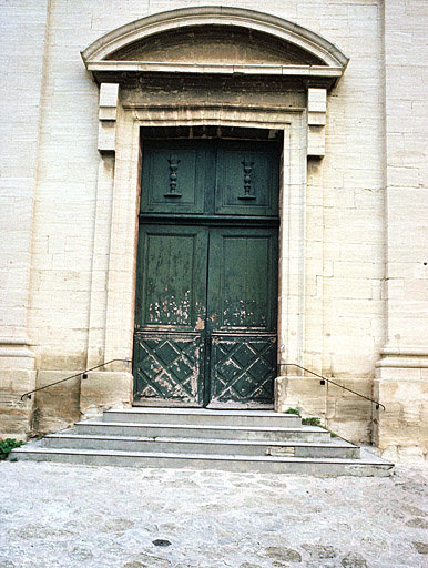 Façade ouest, portail d'entrée.