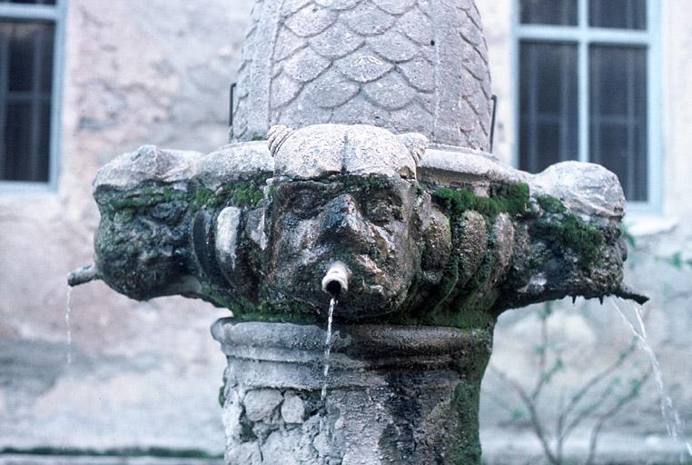 Mascaron, détail.