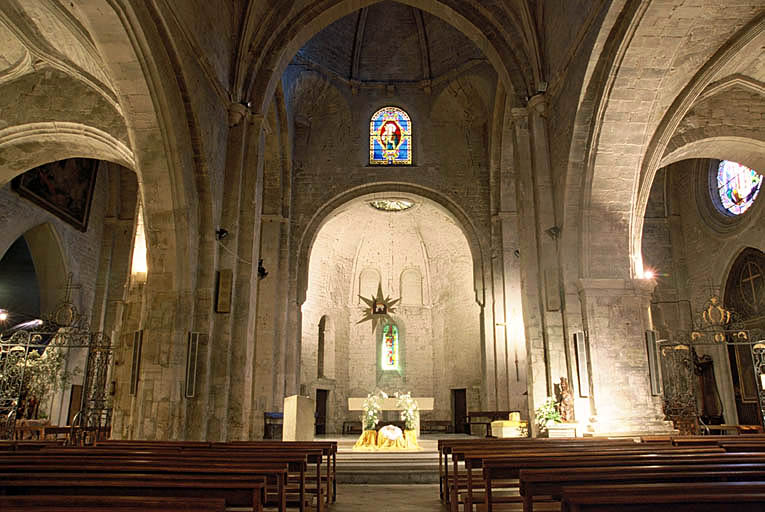 Vue générale vers le choeur.