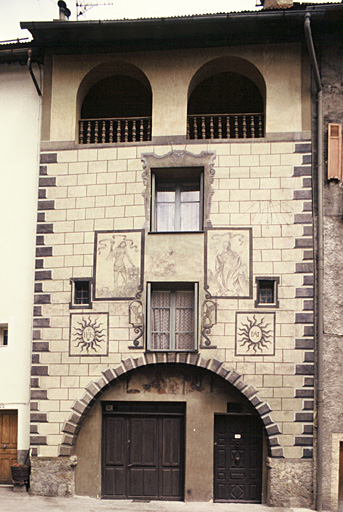 Façade sud sur rue Portalet.