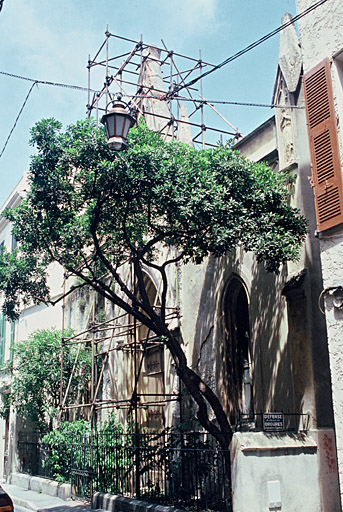 Façade ouest depuis la rue Rostan.