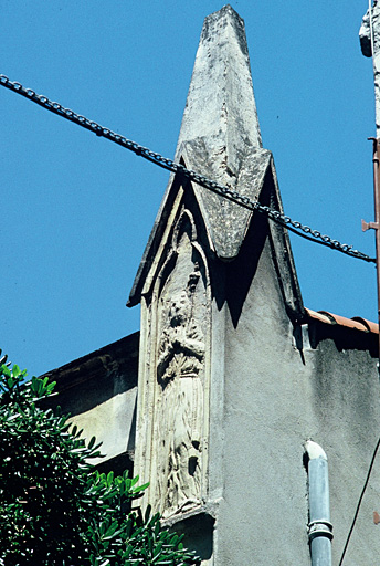 Façade ouest, parties hautes, détail sur pénitent du premier pinacle sud.