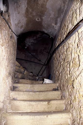 Vue de la montée d'escalier.