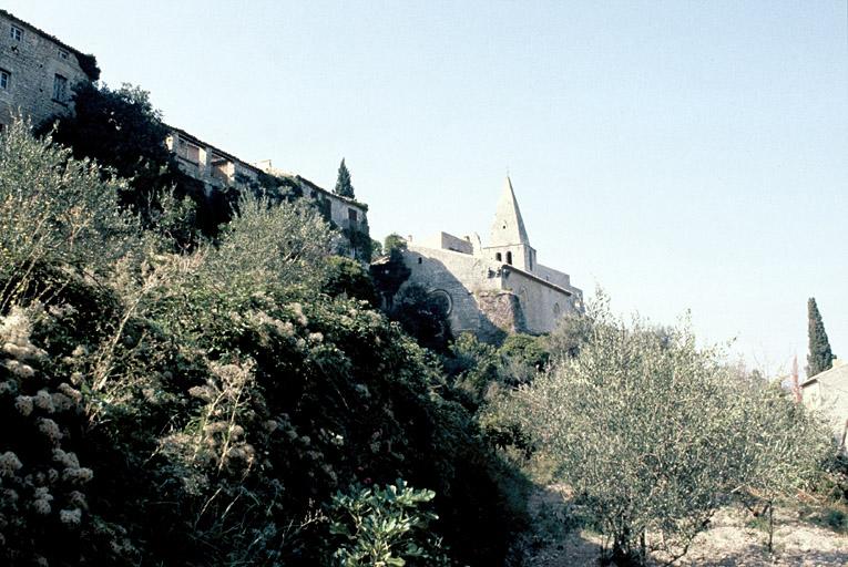 L'église vue depuis le sud-est.