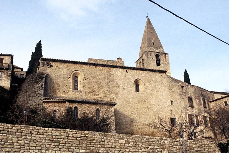 L'église vue depuis le sud-est.