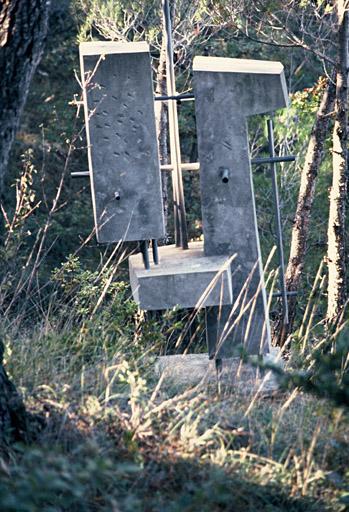 Dans le parc, sculpture de Walter Klinger.