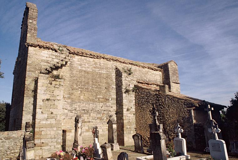 Vue depuis le sud, le cimetière.