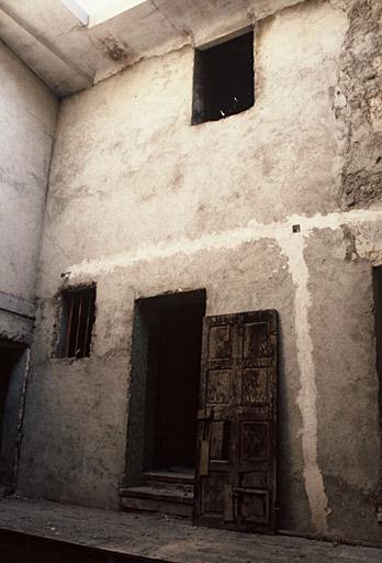 Façade sur cour intérieure.