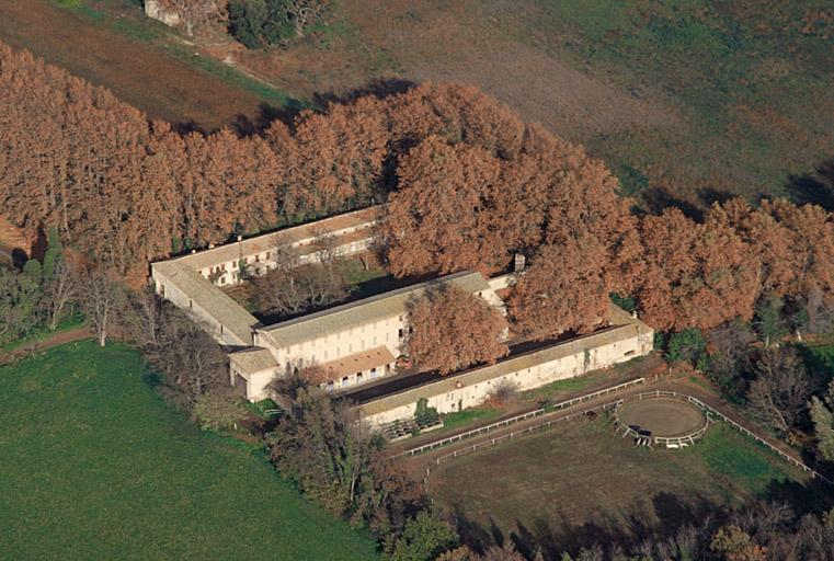 Font-Rose, vue aérienne depuis le sud.