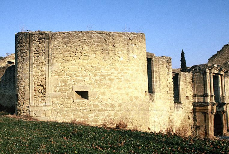 Tour d'angle sud-ouest.