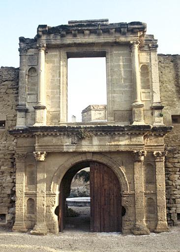 Entrée de l'aile sud.