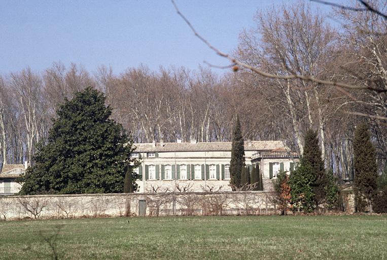 Vue depuis le sud, façade sud sur jardin.