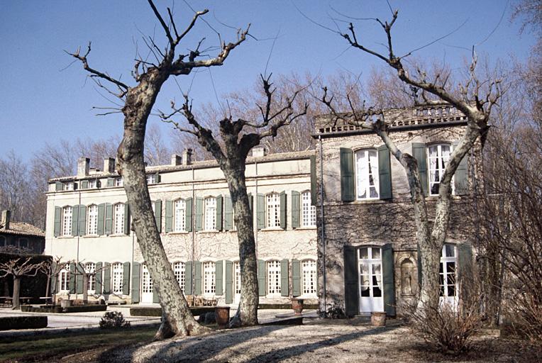 Vue depuis le sud, façade sud sur jardin.