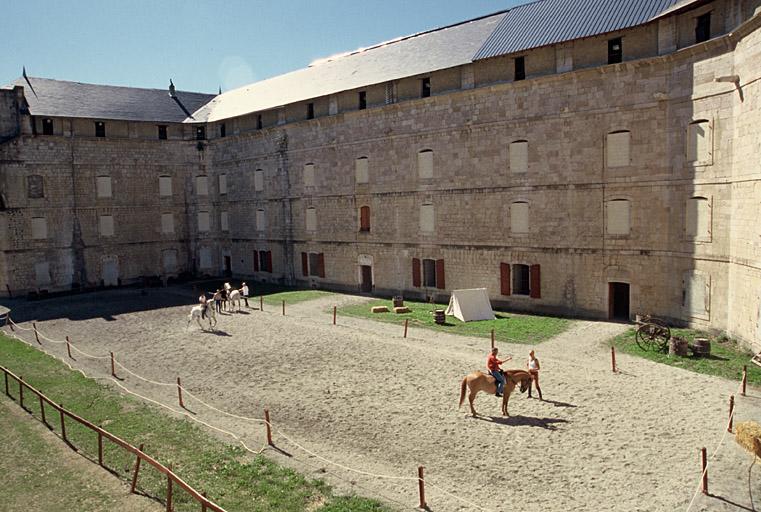 Caserne Rochambeau, vue générale.