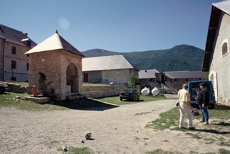 Vue générale, extérieur.