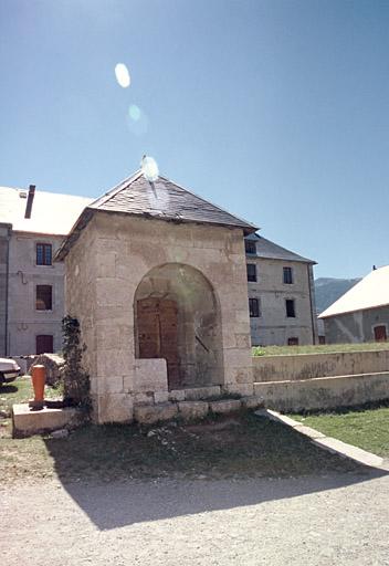 Vue générale, pavillon d'accès.