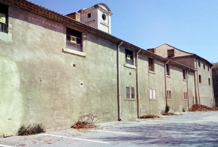 Vue du carré Ouest, la façade sud.