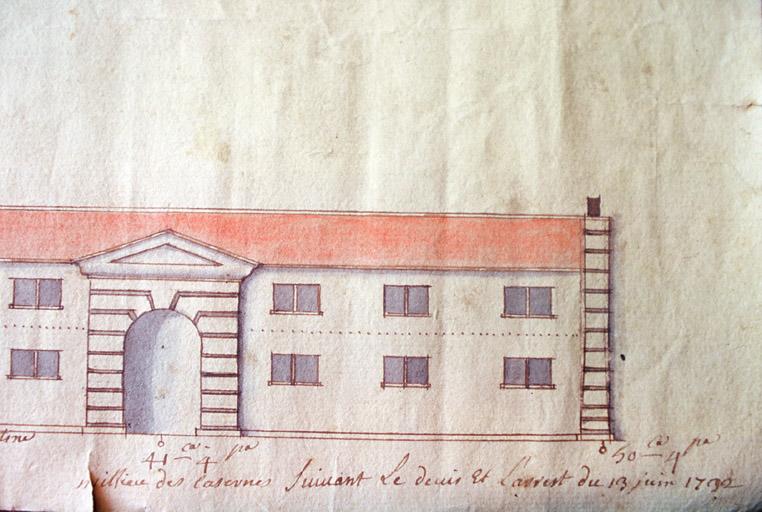 Vue d'une élévation de la façade principale en 1732, détail de la date.