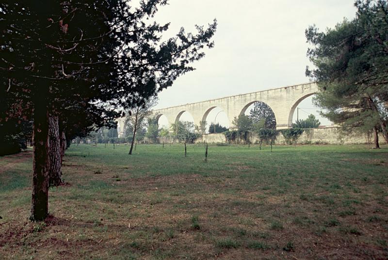 Partie sud-ouest, ancienne, vue vers l'aqueduc.