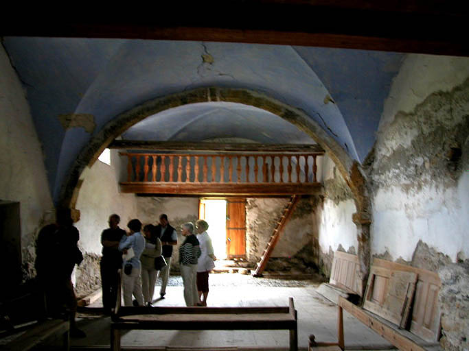 Intérieur, nef vue depuis le choeur.