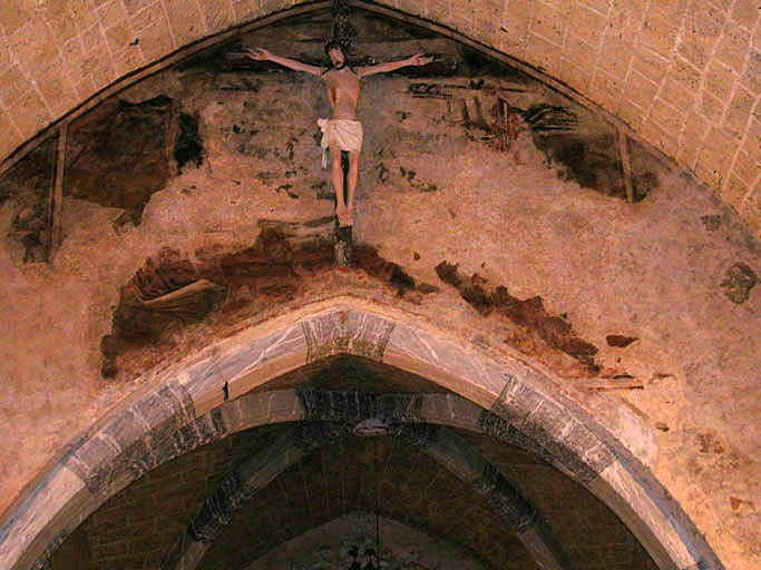 Arc triomphal, Christ en Croix.