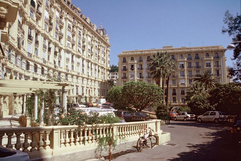 Bâtiment A et B vus depuis l'ouest.