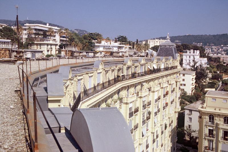 Bâtiment A, toit-terrasse, vue vers l'est.