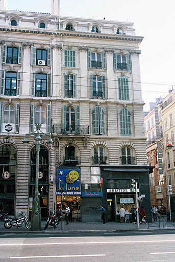 Façade sur Canebière.