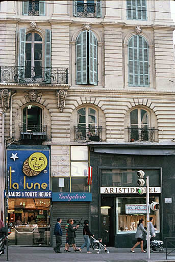 Façade sur Canebière.