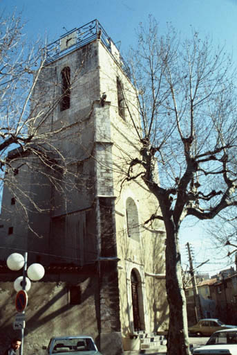 Vue générale de la tour-clocher.