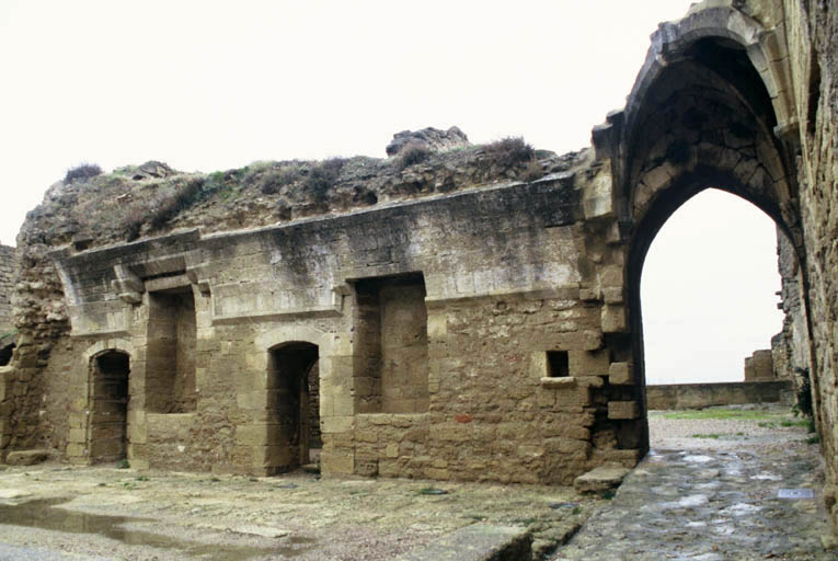 Ruines de l'église.