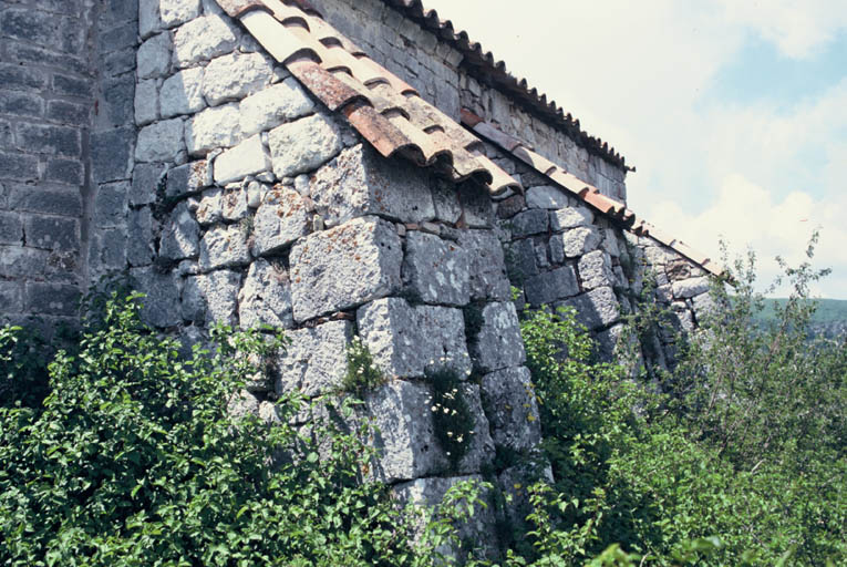 Contreforts sur élévation nord.