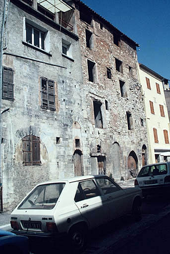 Façade sur rue.